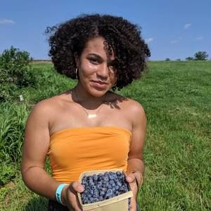 Meet your Posher, Reina